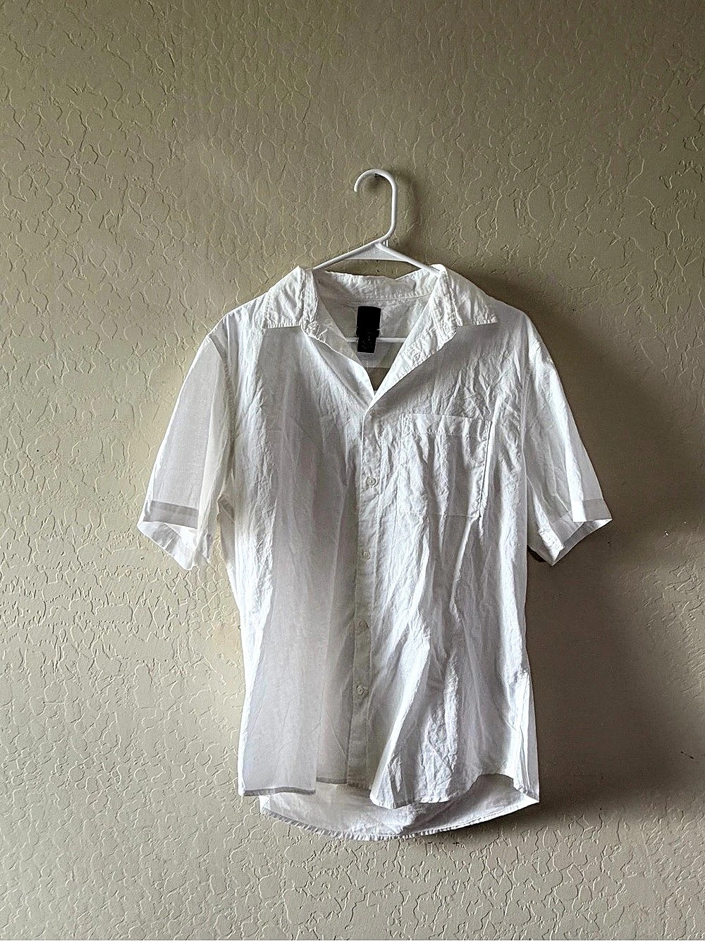 H&M Short Sleeve Shirt in White Size Medium Like New